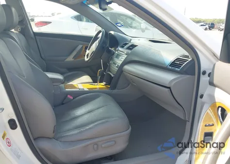 2007 Toyota Camry Xle V6 z USA, uszkodzony, nr VIN JTNBK46K573023782